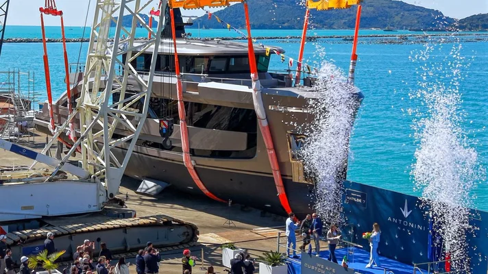 Matilde 7 – первый корпус 33.5-метровой полукастомной модели Seamore 34