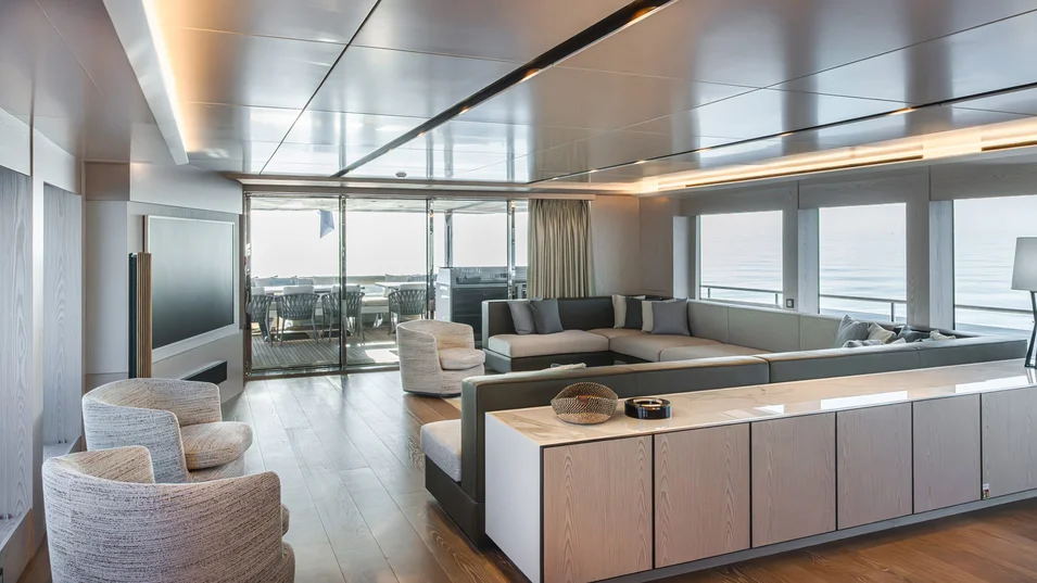 Основной салон на Numarine Mitan