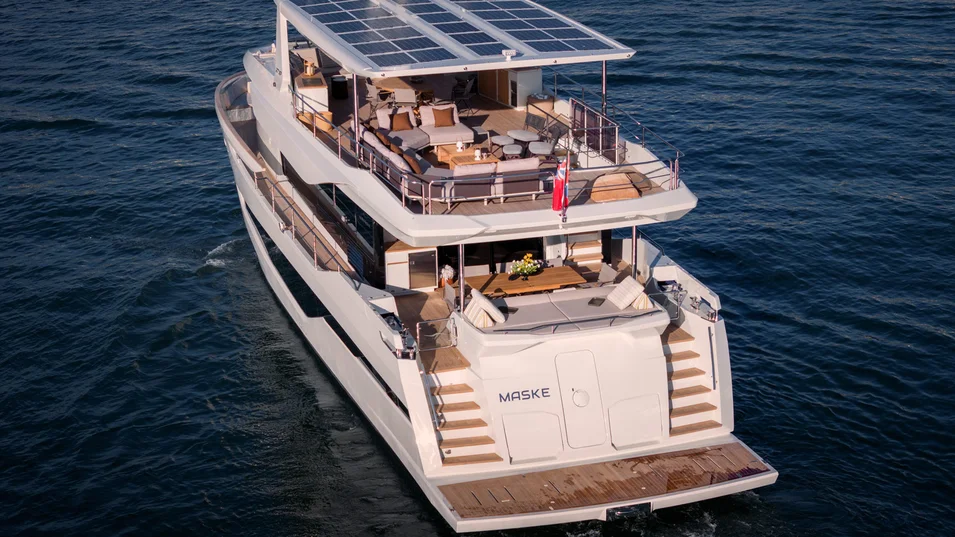 На верфи утверждают, что Numarine 27XP может похвастаться самым большим флайбриджем в своем классе