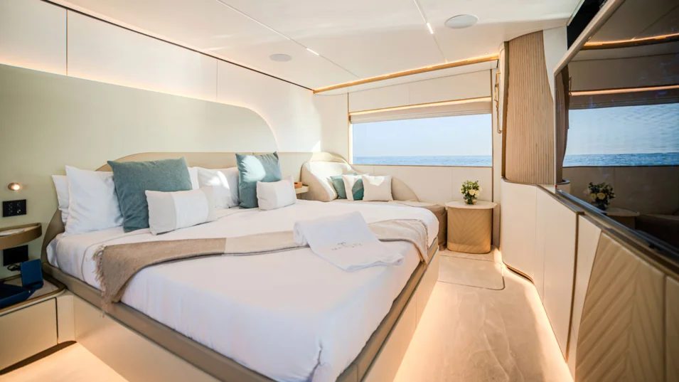 Gulf Craft Majesty 100 Terrace