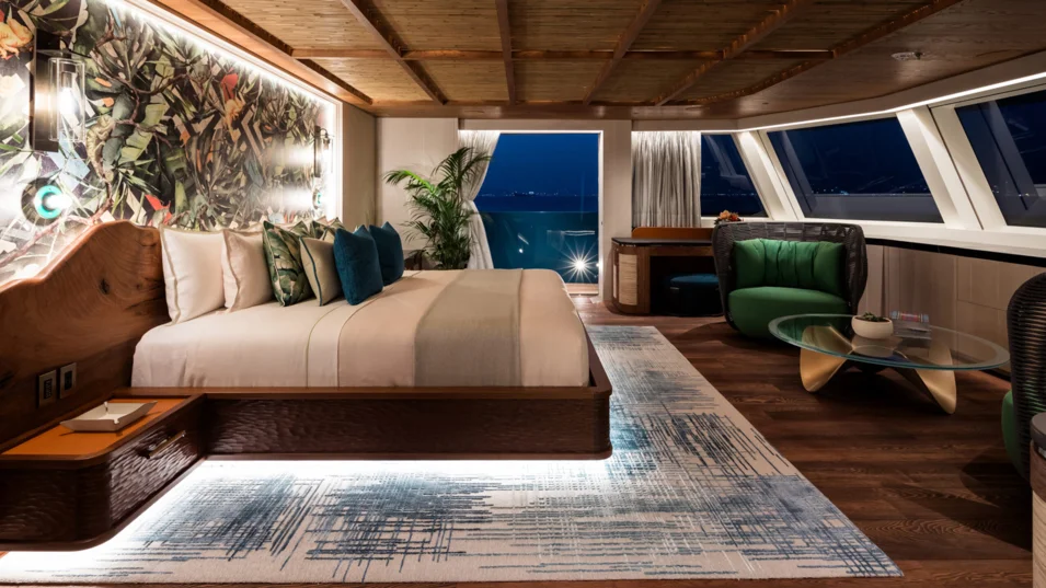 Master suite on the upper deck of the King Benji