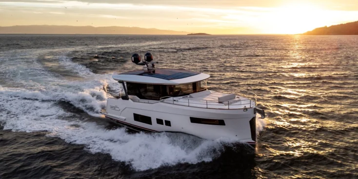 Sirena 48: coupe version with hybrid propulsion