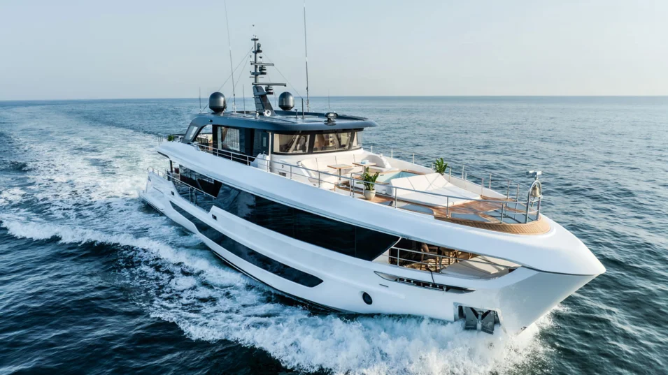 Gulf Craft Majesty 100 Terrace