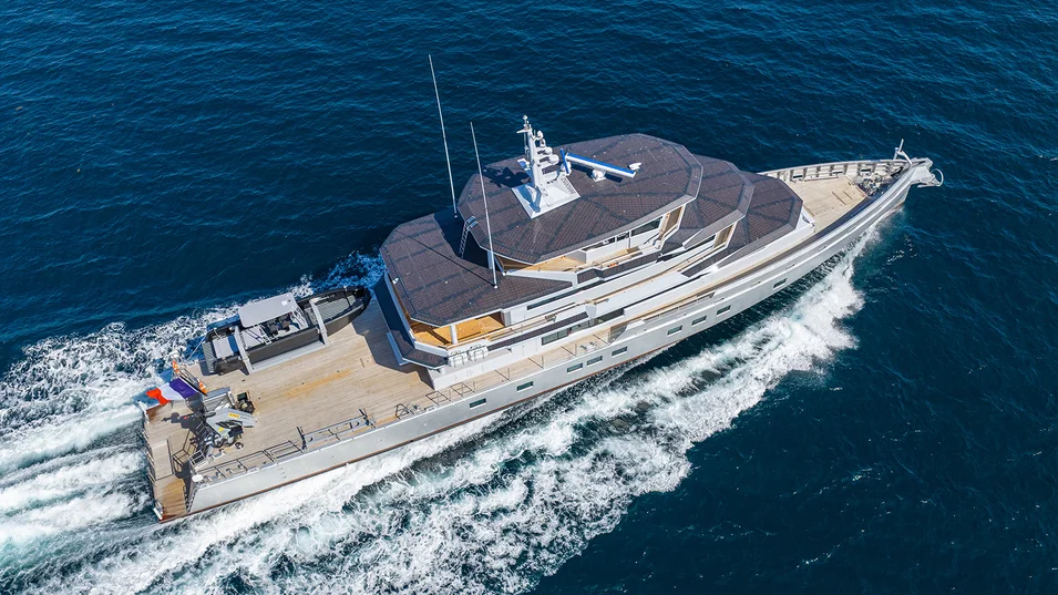 Максимальная скорость JFA Yachts Canoa составляет 20 узлов