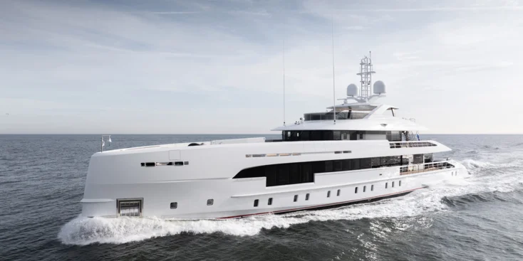 Дизайн экстерьера Heesen Orion разработан студией студией Omega Architects
