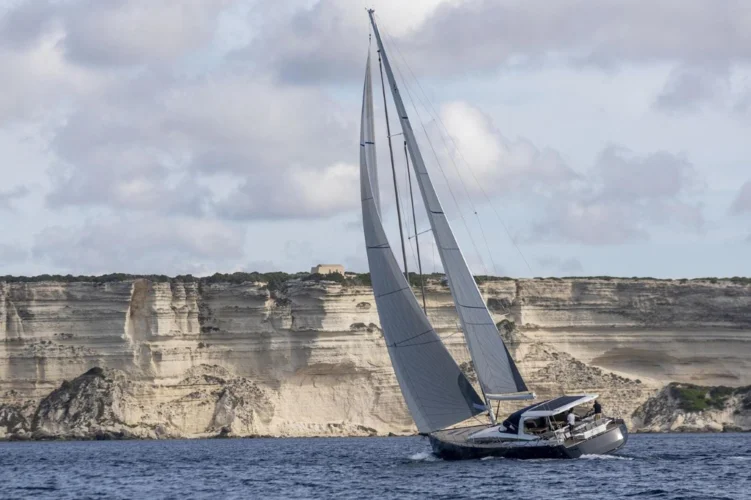 Флагманская модель Jeanneau Yachts 65