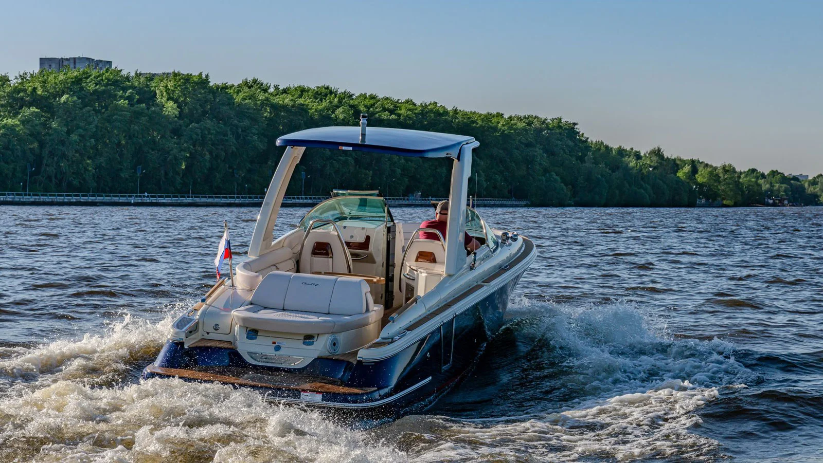 The Launch 28 GT's top speed is 53 knots