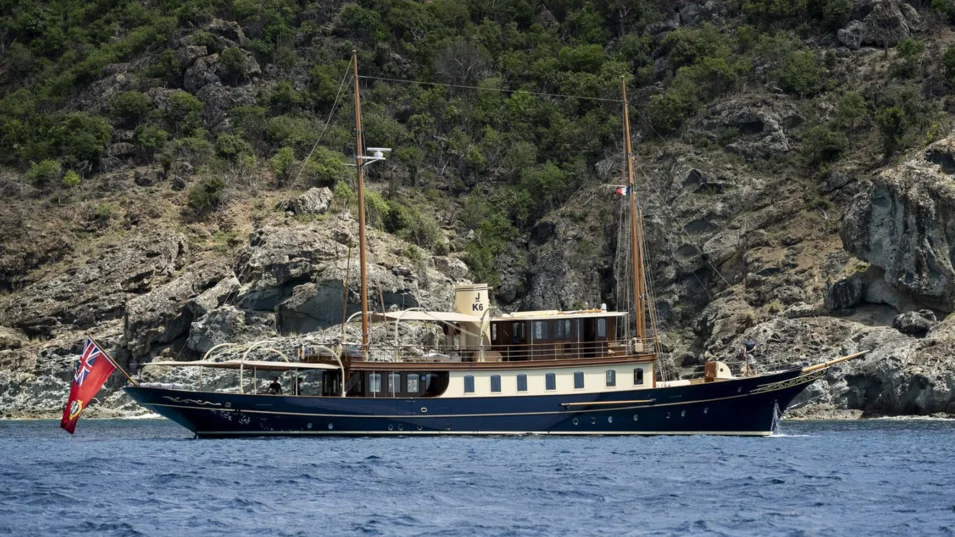 Atlantide's refit took Huisfit almost three years