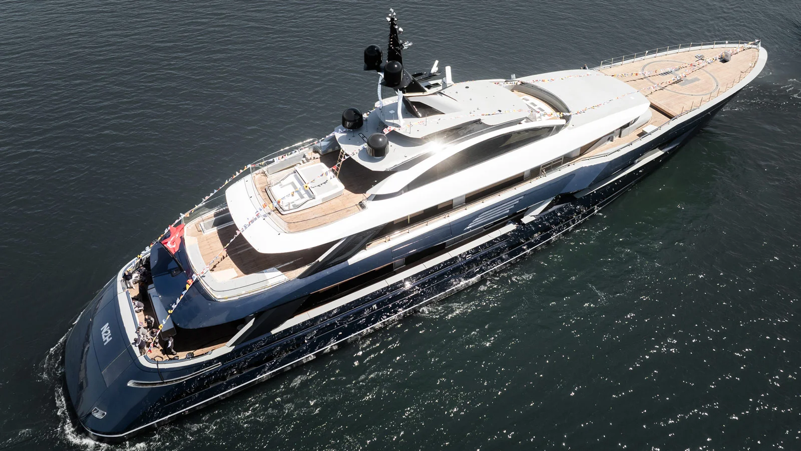 Turquoise Yachts N2H features a streamlined, dynamic exterior created by Team For Design – Enrico Gobbi