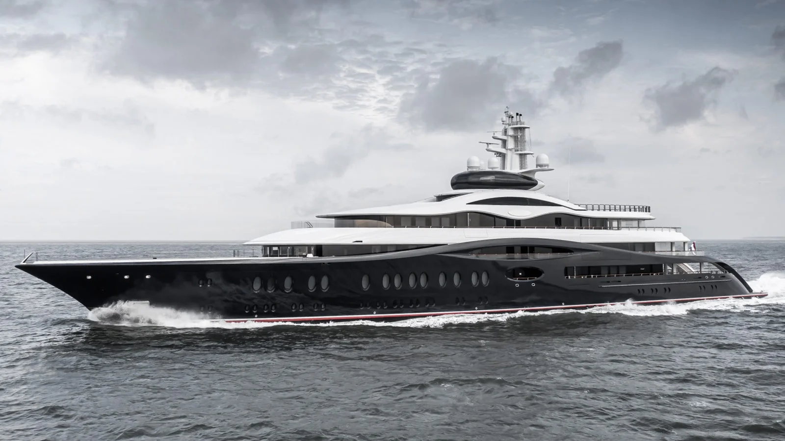 Feadship Launchpad, 118 м