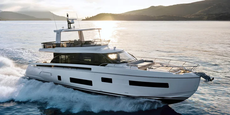 Azimut Fly 70 дебютировала на Каннском яхтенном фестивале 2026