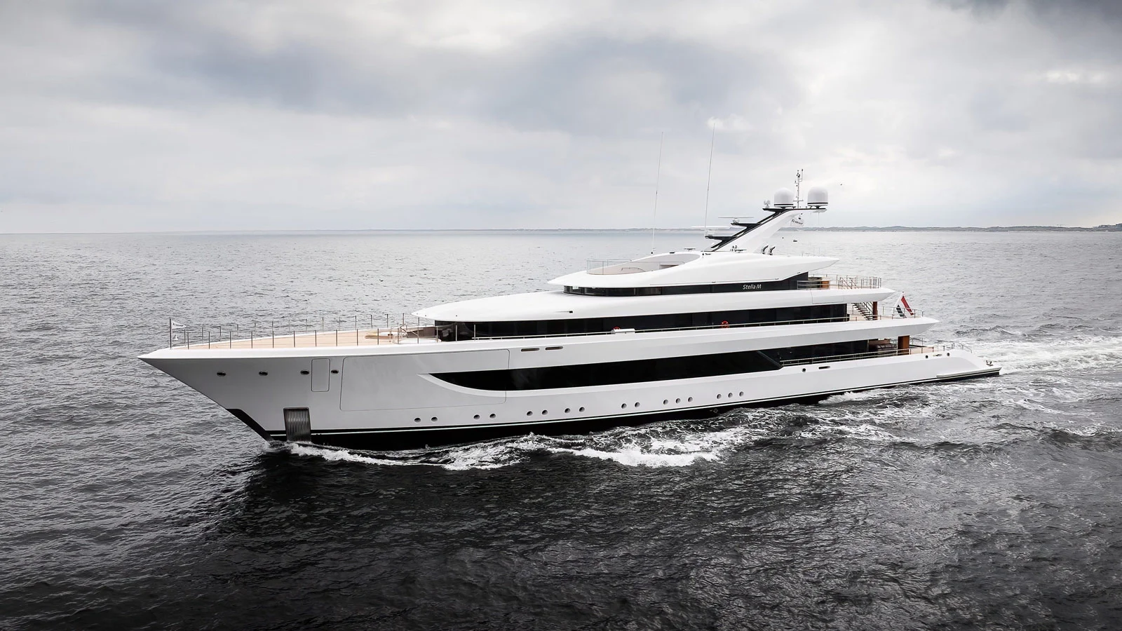 Feadship Stella M передана владельцу