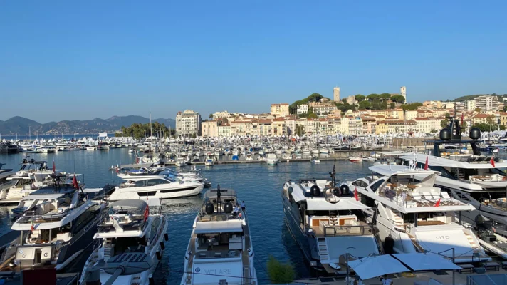 In 2024 the organisers of the festival promise to show about 700 boats measuring 12 to 45 metres in length, with 120 of them being world premieres