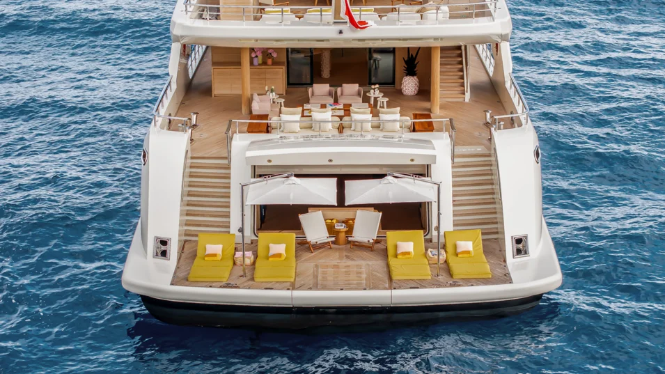 Пляжный клуб Benetti Kasper 7