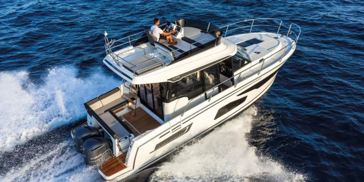 The 10.5-metre Jeanneau Merry Fisher 1095 Fly is equipped with twin 400 hp outboard engines