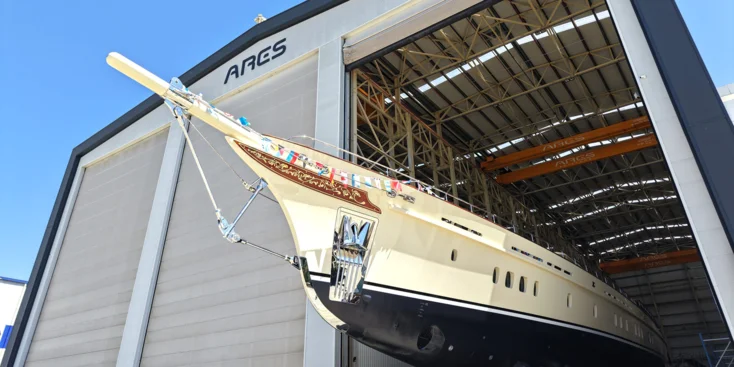 With a length of 61.61 m, the Ares Simena is among the Top 25 largest sailing yachts in the world