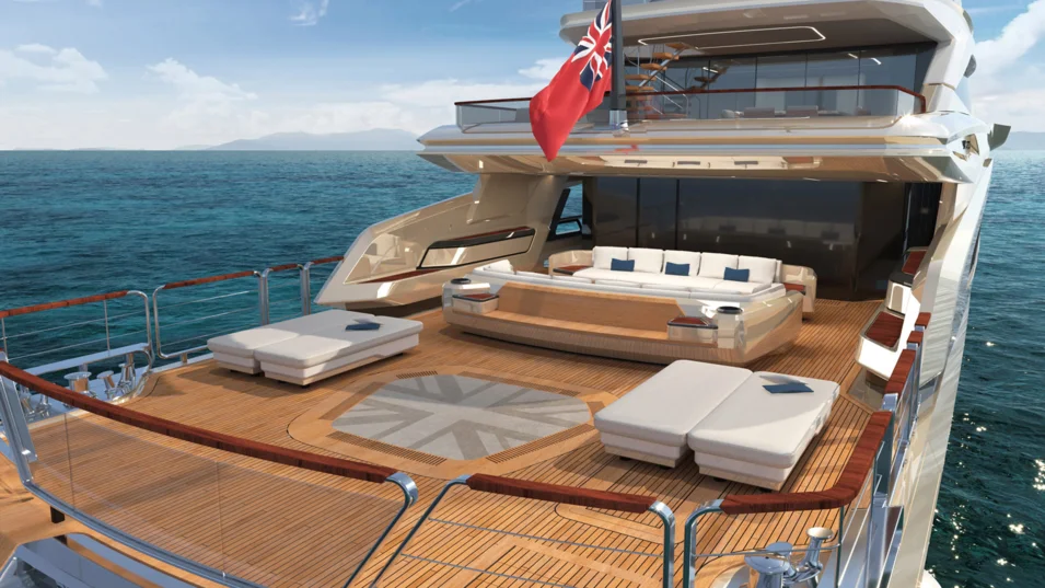 Просторная зона отдыха у воды с диванной группой и санпадами на Sunseeker 40M