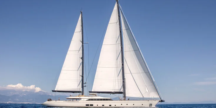 Katana – это четвертый корпус в полукастомной серии 60-метровых парусников Perini Navi