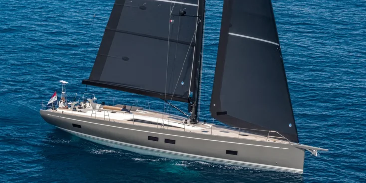 За основу Grand Soleil 65 Performance была взята техническая платформа модели Grand Soleil 72