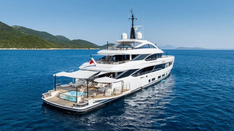 Концепция Oasis Deck на одном из предыдущих корпусов Benetti B.Now 50M Alunya