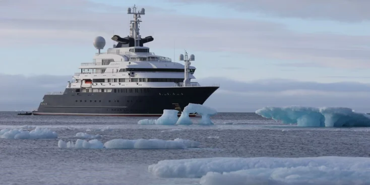 Explorer yacht Octopus