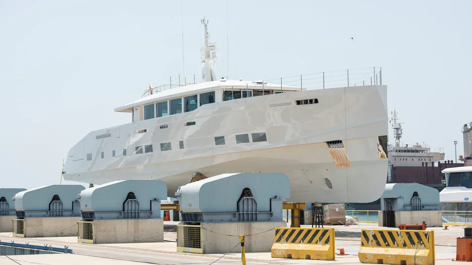 Alia Yachts Genie Blu была построена для &laquo;танцующего миллионера&raquo; Джанлуки Вакки (Gianluca Vacchi)