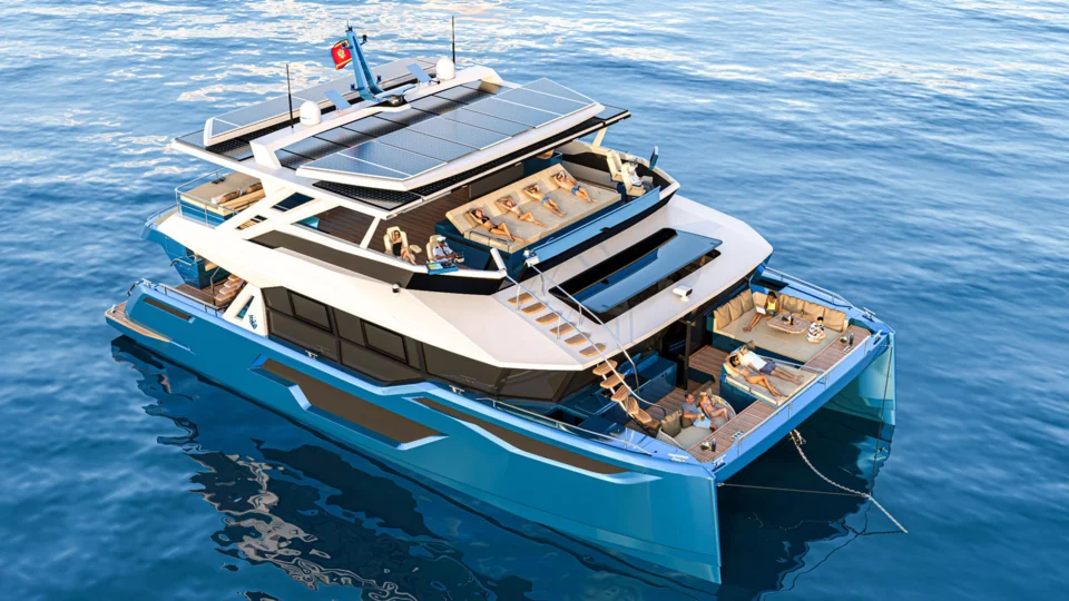 With a lenght of 18.9 m, the EkoKat62 can offer a really large usable area