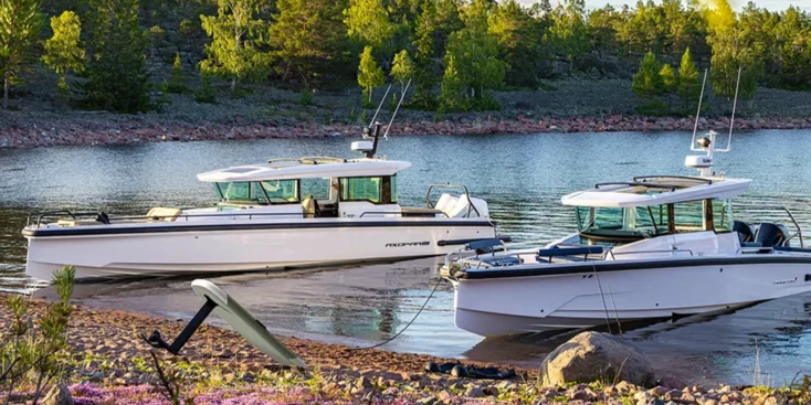 Электрофойл Flite AIR x Axopar – результат совместной работы финского бренда моторных лодок Axopar и австралийского производителя электрических гидрофойлов Fliteboard