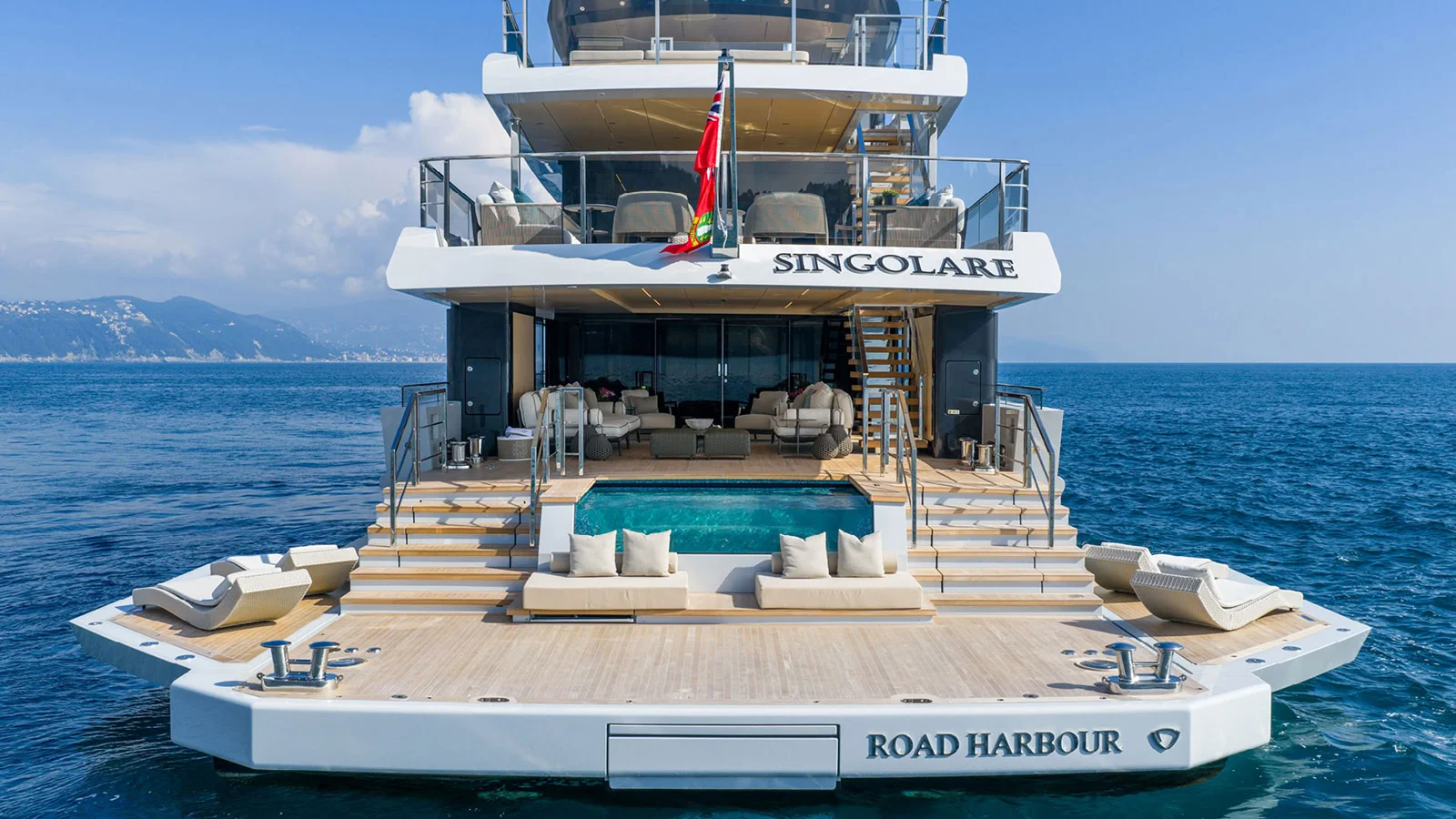 Beach club with a pool on board the Tankoa T450 Singolare