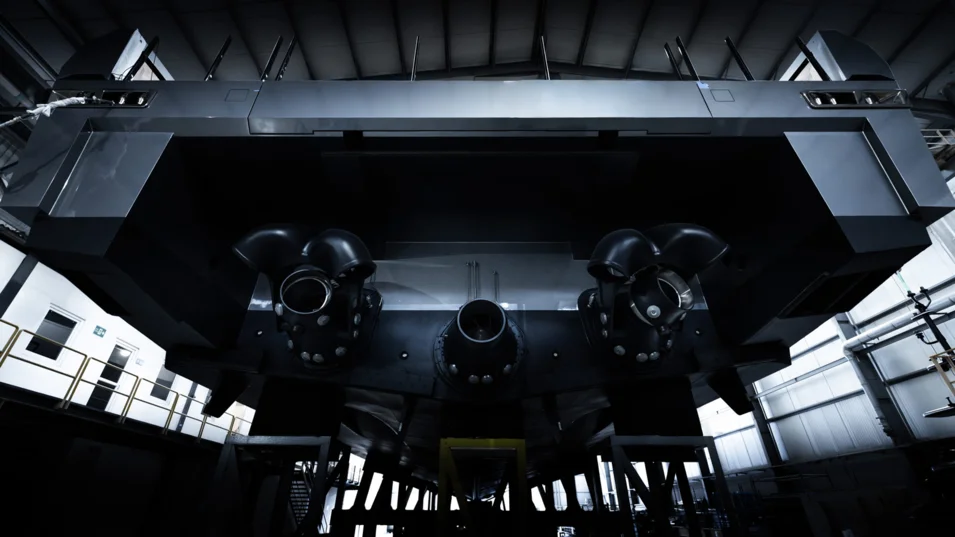 При помощи водометного привода суперъяхта Alia Yachts Atlantide сможет разгоняться до 38 узлов