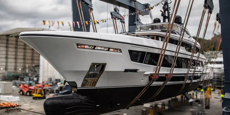 Дизайн экстерьера Marsa Luna, как и модели Baglietto T52 – собственность студии Francesco Paszkowski Design