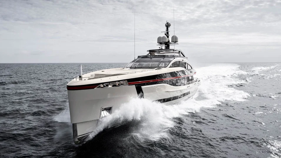 The top speed of the Ultra G is 37 knots