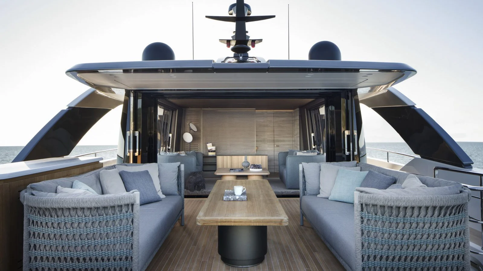 Upper saloon on the Sanlorenzo SD96 (28.93 m, 2019) can be opened on three sides and integrated with an aft area