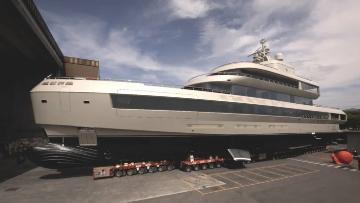 Официальная премьера 72-метровой суперъяхты Admiral Armani состоится на Monaco Yacht Show 2025