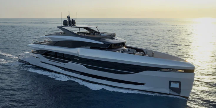 The Unica 45M Steel's top speed is 15 knots