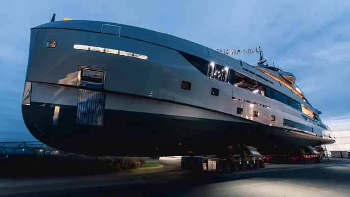 Heed – полностью алюминиевая 53-метровая суперъяхта от итальянской верфи Rossinavi