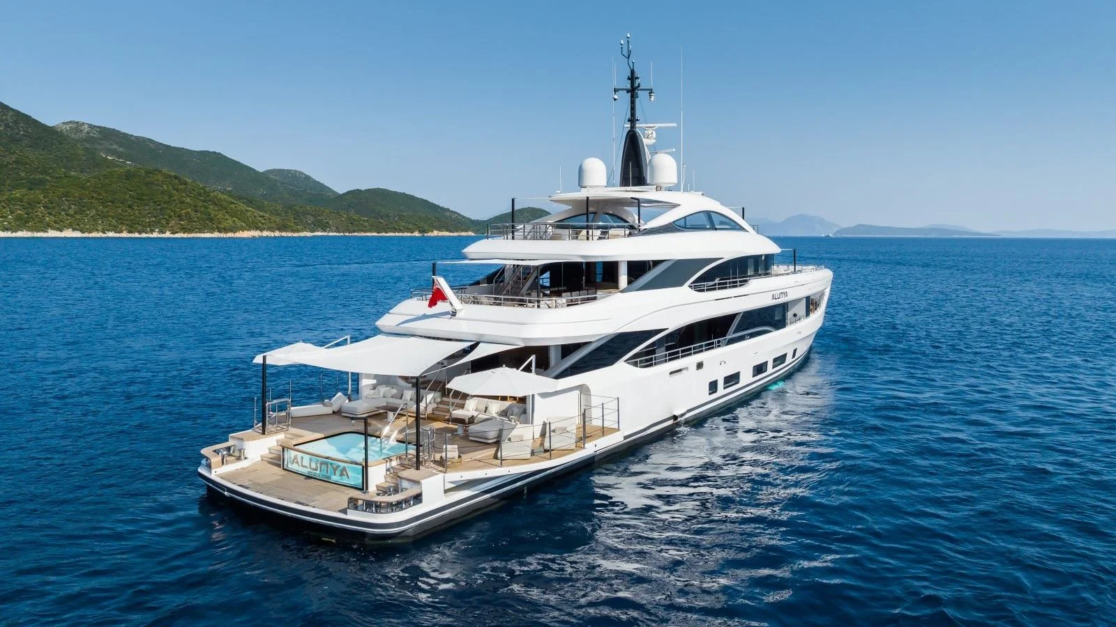 Oasis Deck on the previously launched Benetti B.Now 50M Alunya