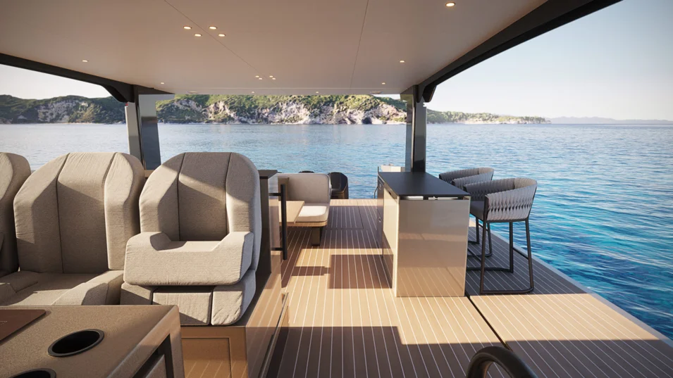 Откидные террасы на Forte 47 существенно увеличивают пространство главной палубы