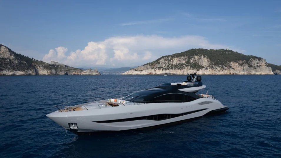 The Mangusta 104 REV model was introduced in 2021